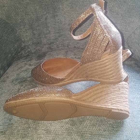 🎉Sale $30 White Mountain Espadrilles - Picture 7 of 9